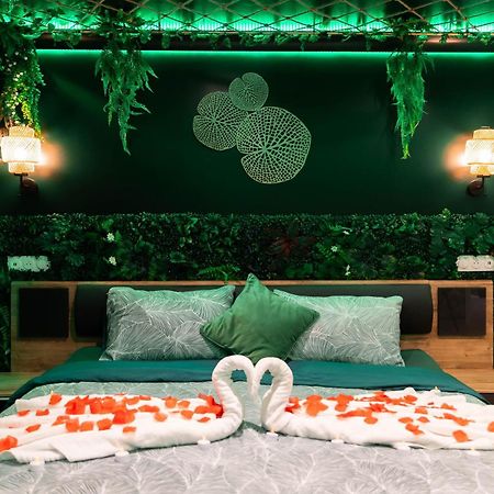 L'Oasis Tropicale, Jacuzzi, Love Room Roppenheim Exteriör bild