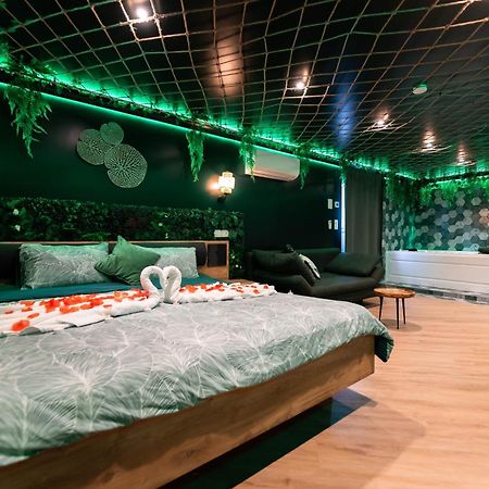 L'Oasis Tropicale, Jacuzzi, Love Room Roppenheim Exteriör bild