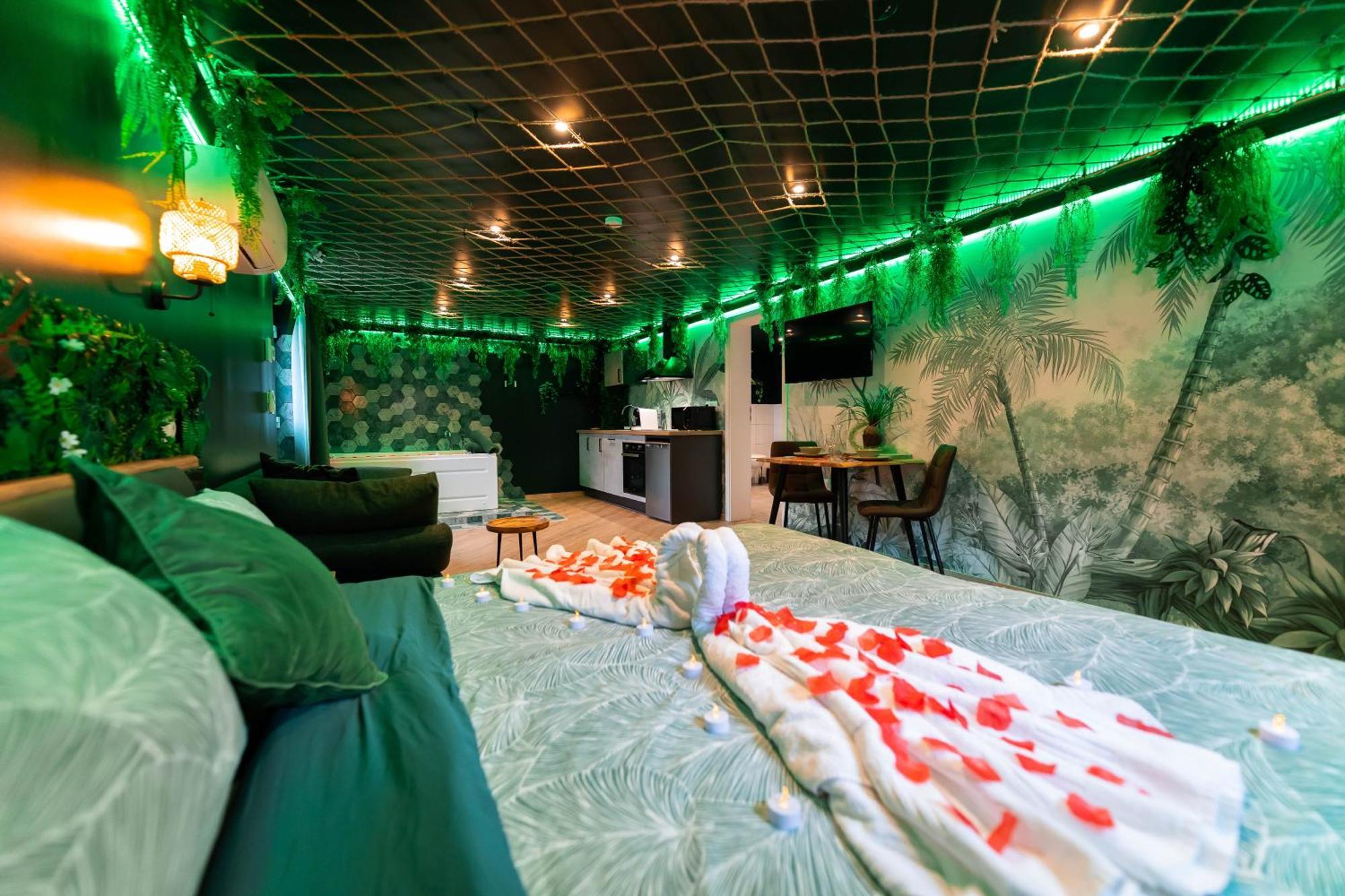 L'Oasis Tropicale, Jacuzzi, Love Room Roppenheim Exteriör bild