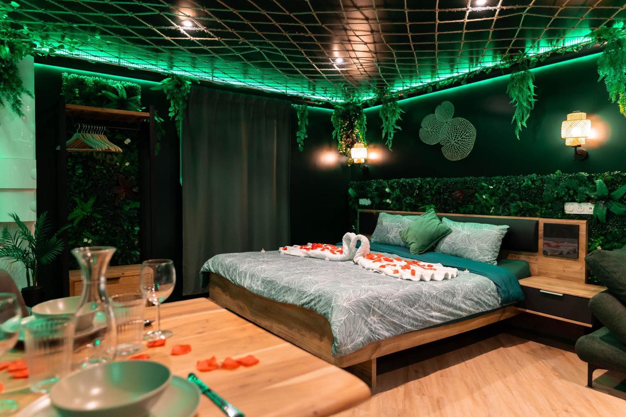 L'Oasis Tropicale, Jacuzzi, Love Room Roppenheim Exteriör bild